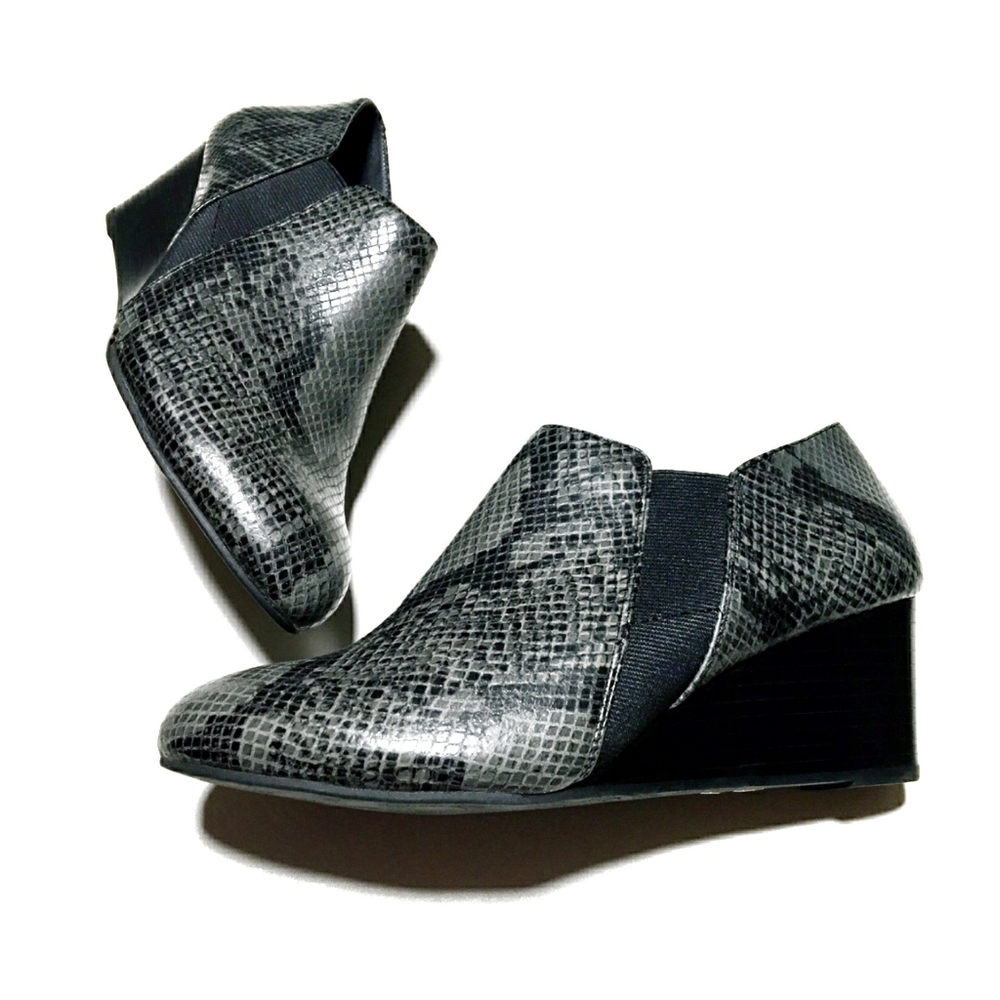 Vionic Stanton Snakeskin Wedge Heel Ankle Boot